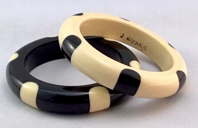 JE1 Judith Evans resin  black/cream 6 dot bangles